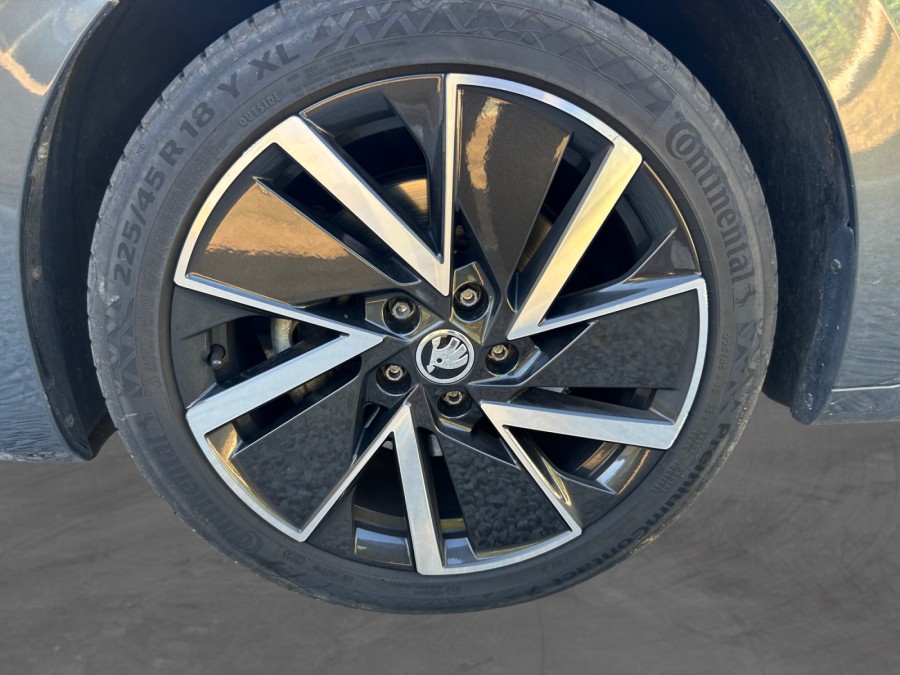 SKODA d'occasion OCTAVIA IV COMBI 1.4 TSI PHEV 204 SPORTLINE DSG AUTO