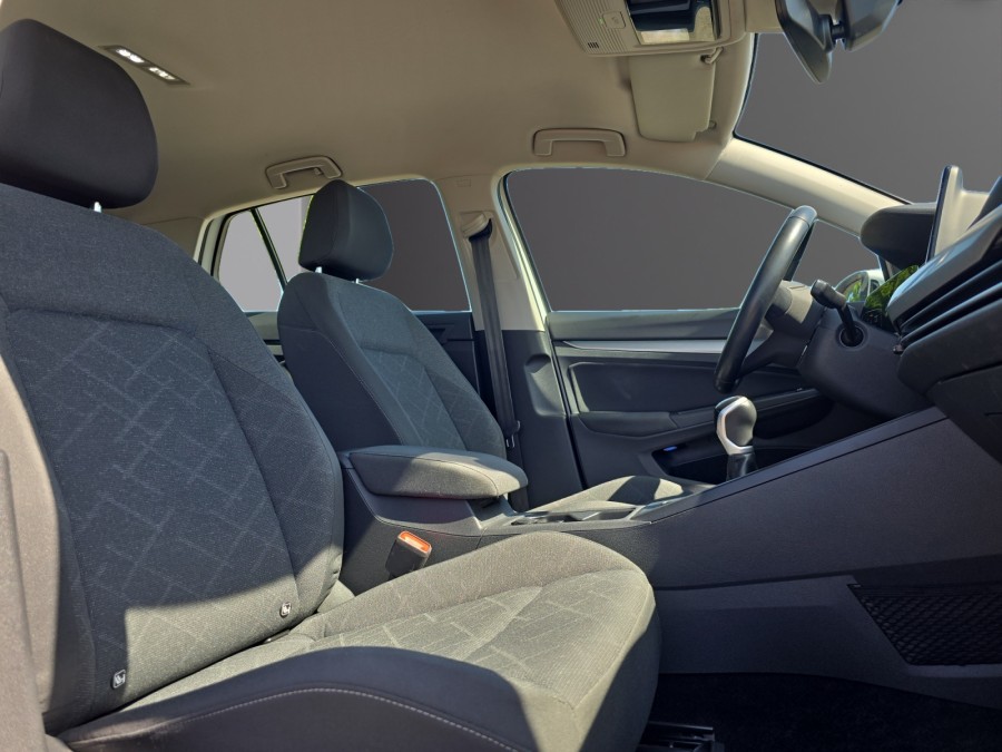 VOLKSWAGEN d'occasion GOLF VIII 2 TDI 115 de 2022 Vichy (03)﻿