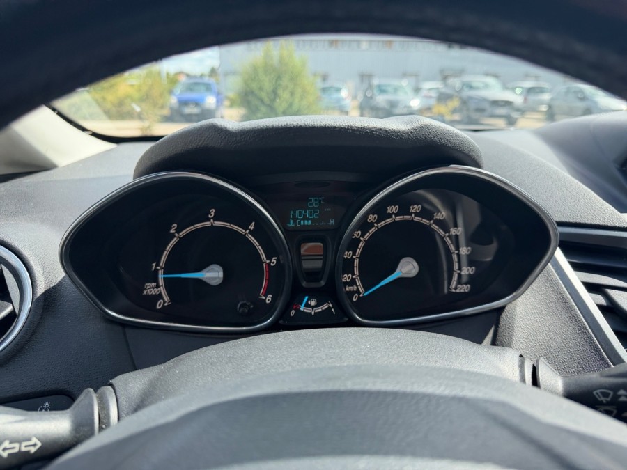 FORD d'occasion FIESTA 1.5 TDCI 75 FAP EDITION de 2016 Troyes (10)﻿