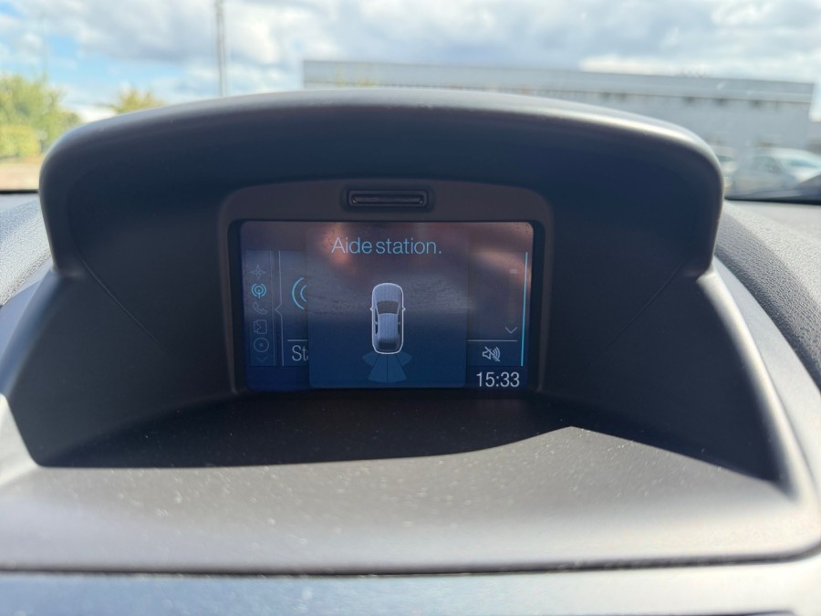 FORD d'occasion FIESTA 1.5 TDCI 75 FAP EDITION de 2016 Troyes (10)﻿