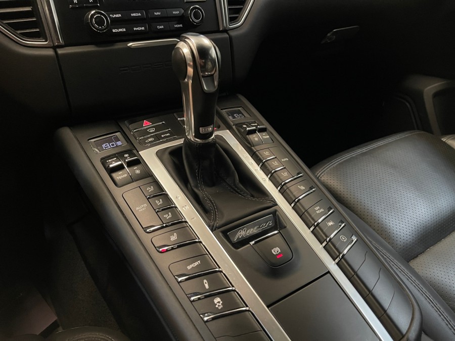 PORSCHE d'occasion MACAN 3 V6 D 258 S PDK AUTO de 2016 St Jean du