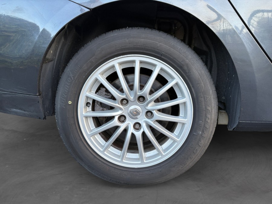 RENAULT d'occasion LAGUNA 1.5 DCI 110 LIMITED de 2012 Brest (29)﻿