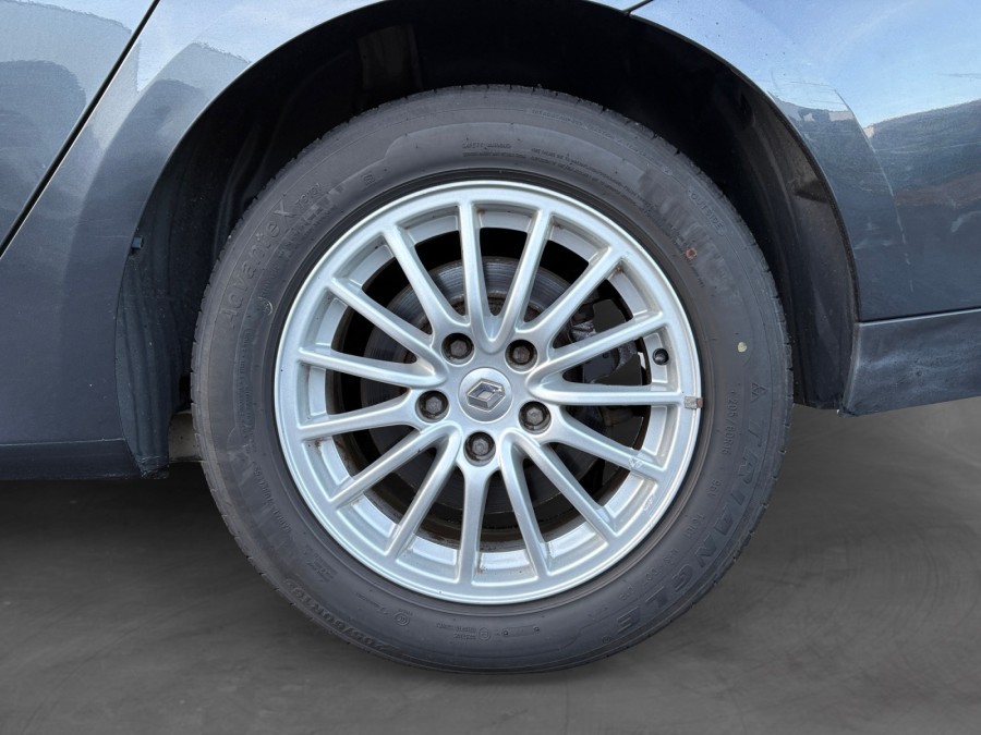 RENAULT d'occasion LAGUNA 1.5 DCI 110 LIMITED de 2012 Brest (29)﻿