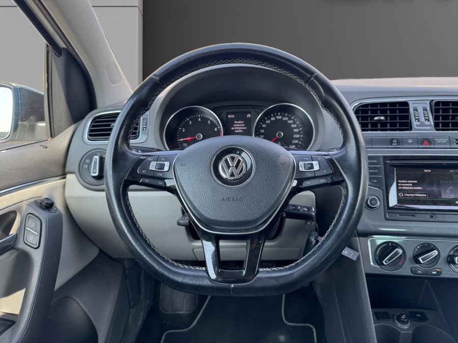 VOLKSWAGEN d'occasion POLO 1.2 TSI 90 CONFORTLINE de 2014 Narbonne