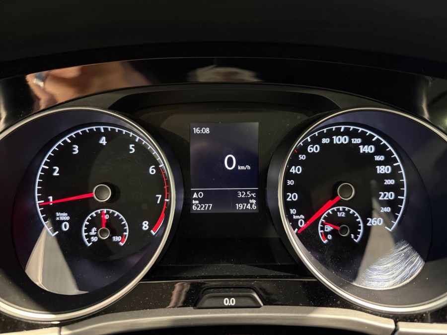 VOLKSWAGEN d'occasion TOURAN III 1.5 TSI 150 LOUNGE de 2020 Narbonne