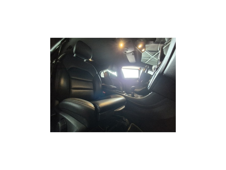 MERCEDES d'occasion GLA 180 CDI INSPIRATION de 2016 Aix Les Bains