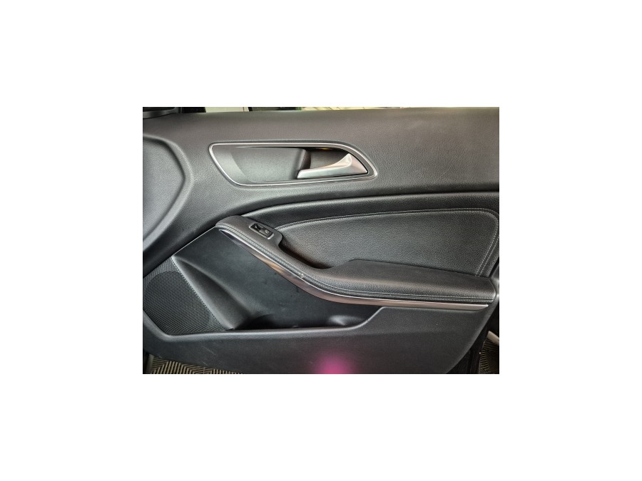 MERCEDES d'occasion GLA 180 CDI INSPIRATION de 2016 Aix Les Bains
