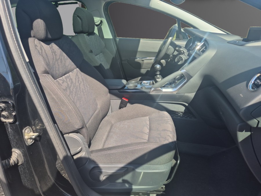PEUGEOT d'occasion 3008 1.6 HDI 112 FAP Premium PACK de 2011 Royan