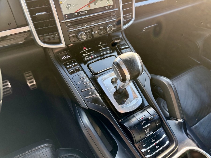 PORSCHE d'occasion CAYENNE S HYBRID de 2015 Besançon (25)﻿