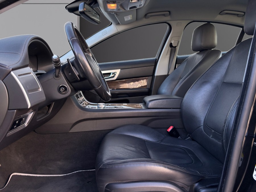 JAGUAR d'occasion XF 2.2L D de 2014 Reims Tinqueux (51)﻿