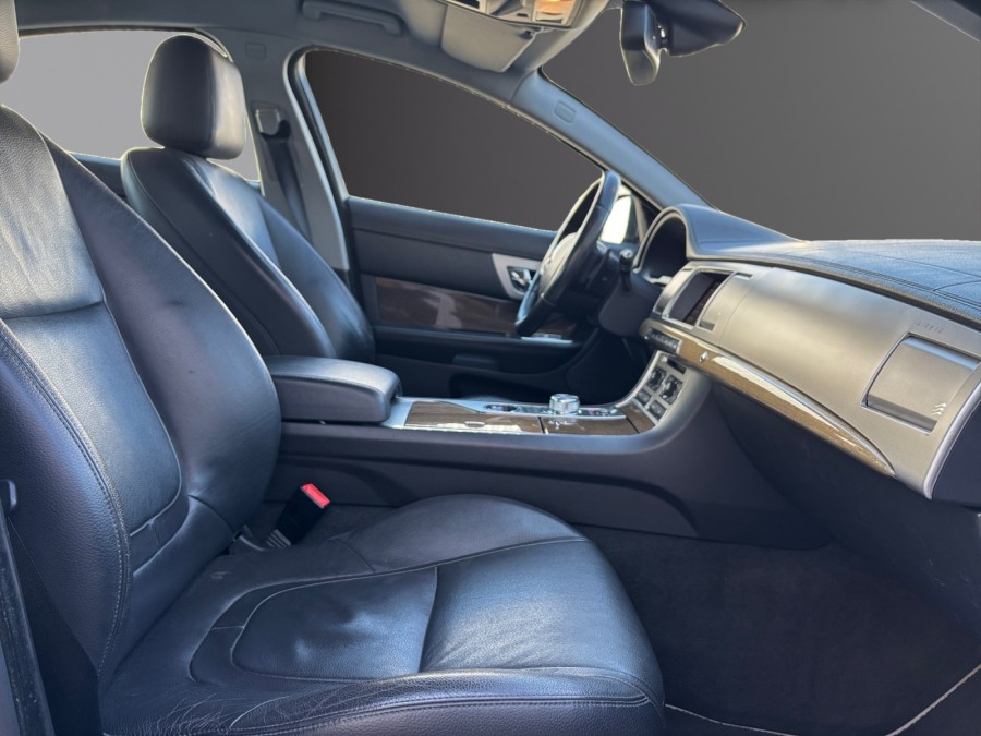 JAGUAR d'occasion XF 2.2L D de 2014 Reims Tinqueux (51)﻿