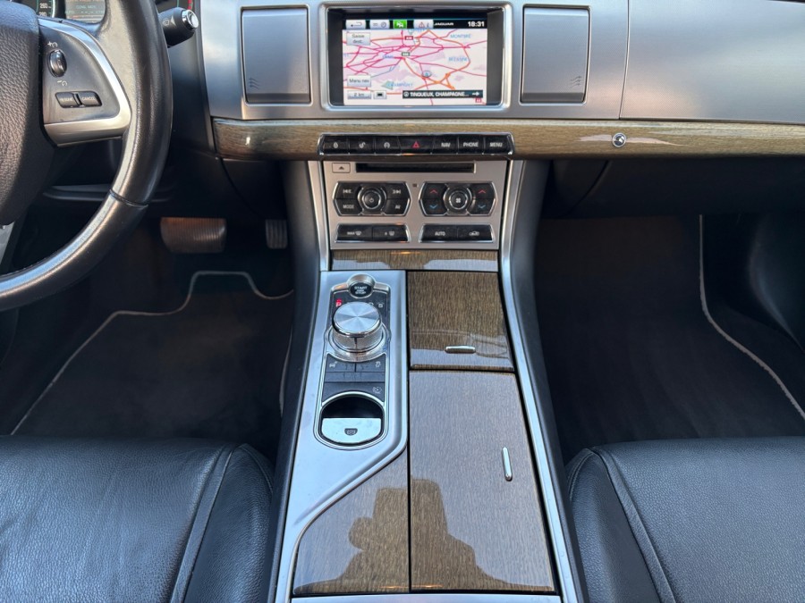 JAGUAR d'occasion XF 2.2L D de 2014 Reims Tinqueux (51)﻿