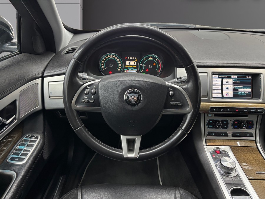 JAGUAR d'occasion XF 2.2L D de 2014 Reims Tinqueux (51)﻿