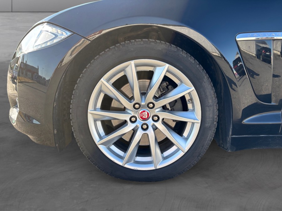 JAGUAR d'occasion XF 2.2L D de 2014 Reims Tinqueux (51)﻿