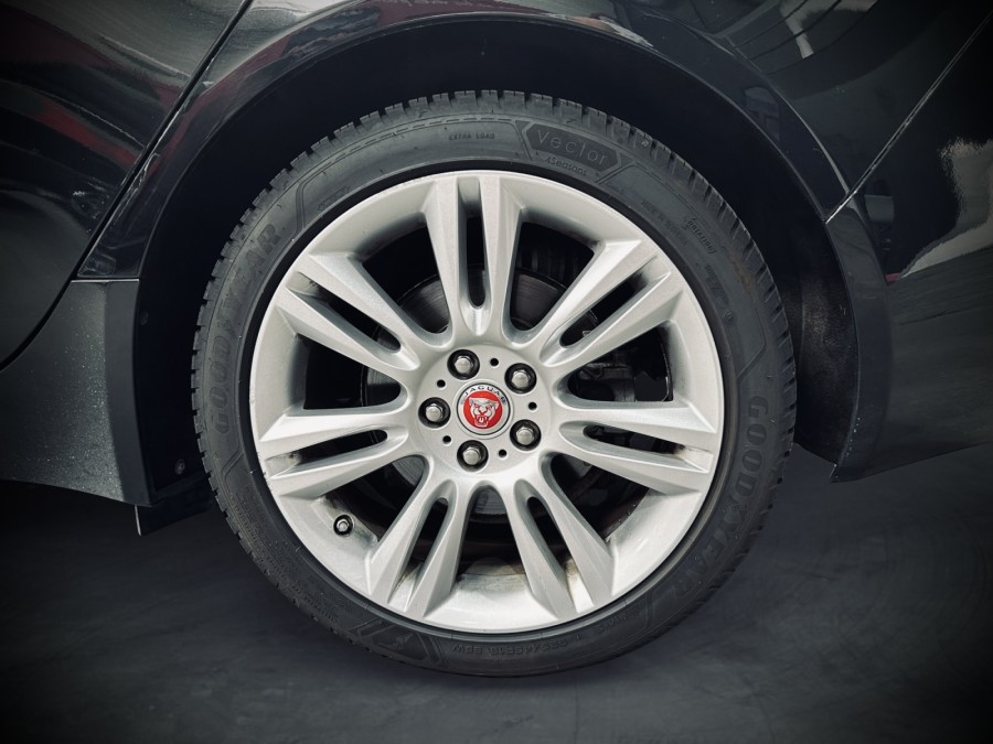 JAGUAR d'occasion XE 2.0 TD 180 PRESTIGE de 2018 Lyon Ouest (69)﻿