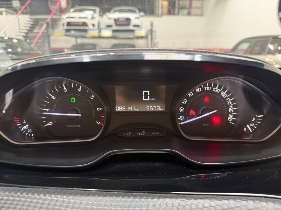 PEUGEOT d'occasion 2008 1.2 PureTech 82ch E6.c Style S&S de 2019 Lyon