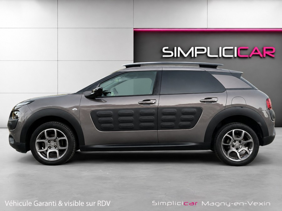 CITROEN d'occasion C4 CACTUS 1.2 PURE TECH 110 SHINE de 2015