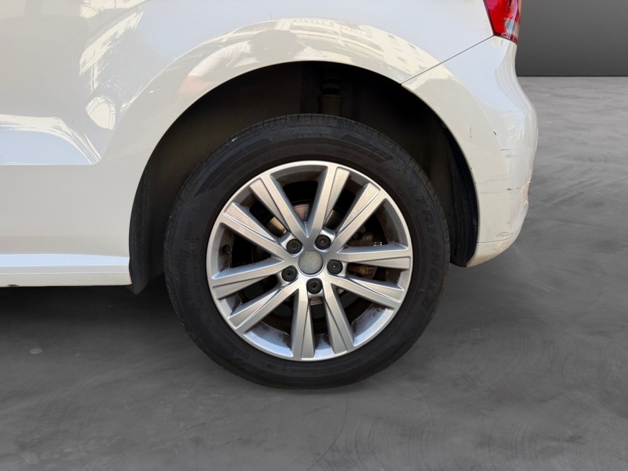 VOLKSWAGEN d'occasion POLO 1.6 TDI 90ch FAP Style 5p de 2011 Cannes