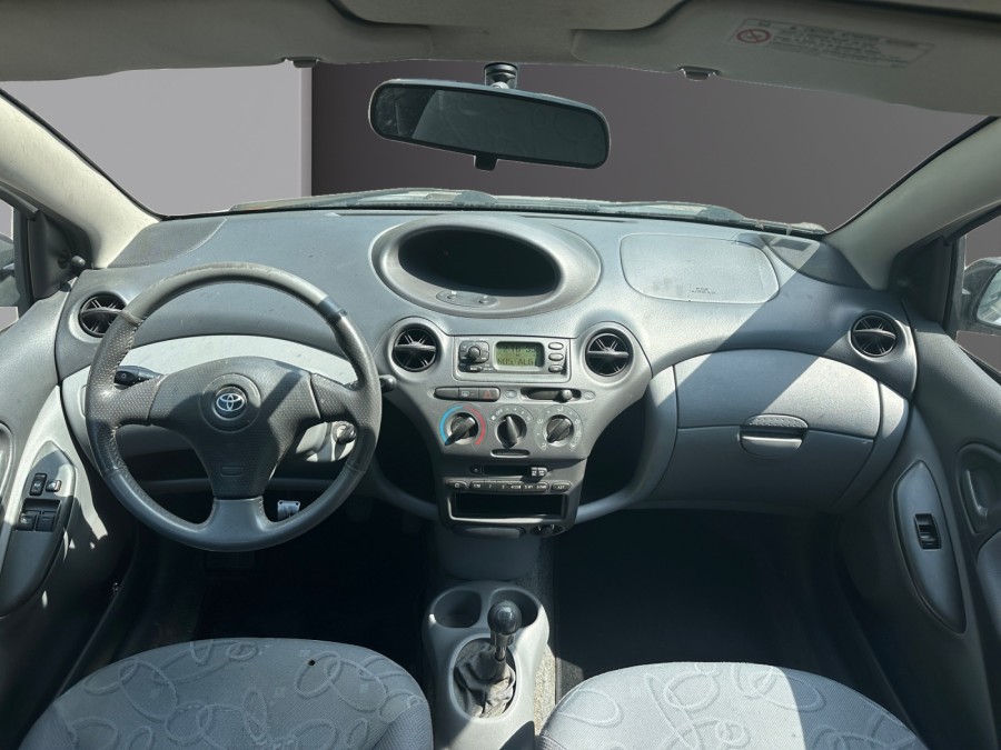 TOYOTA d'occasion YARIS 1.3 85 VVTI LINEA SOL de 2001 Vienne (38)﻿