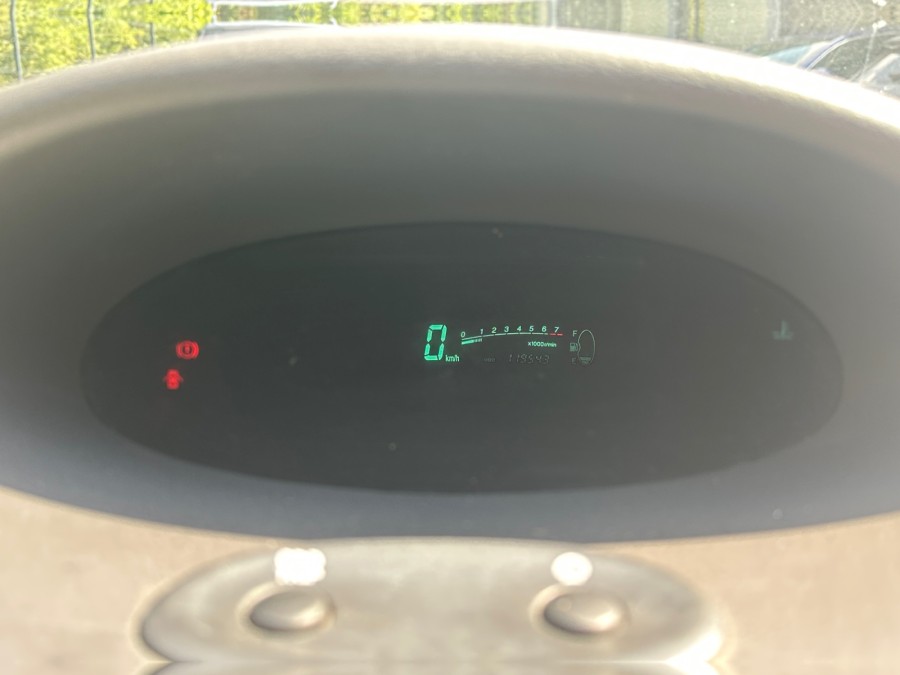 TOYOTA d'occasion YARIS 1.3 85 VVTI LINEA SOL de 2001 Vienne (38)﻿