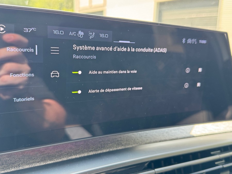 PEUGEOT d'occasion 3008 III 1.2 HYBRID 136 ALLURE E-DCS de 2024