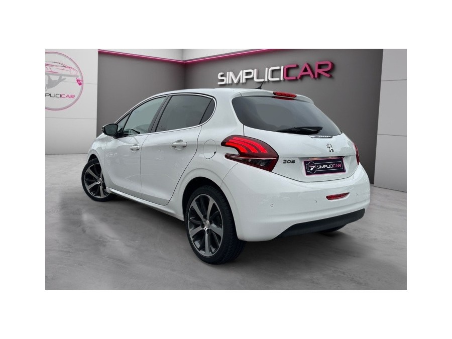 PEUGEOT d'occasion 208 1.6 Blue HDi 120 de 2017 Compiègne (60)﻿