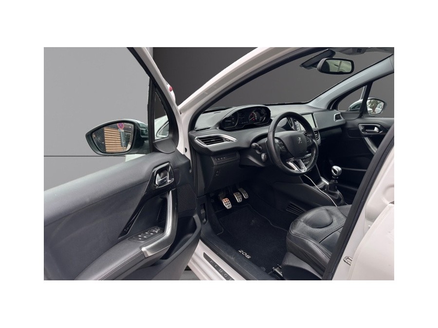 PEUGEOT d'occasion 208 1.6 Blue HDi 120 de 2017 Compiègne (60)﻿