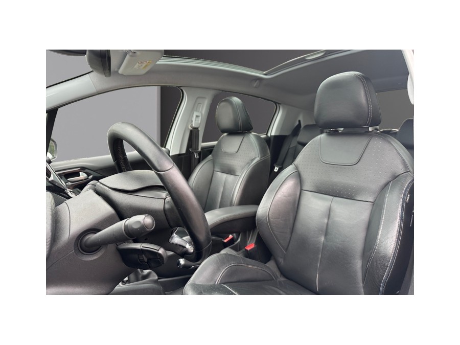 PEUGEOT d'occasion 208 1.6 Blue HDi 120 de 2017 Compiègne (60)﻿