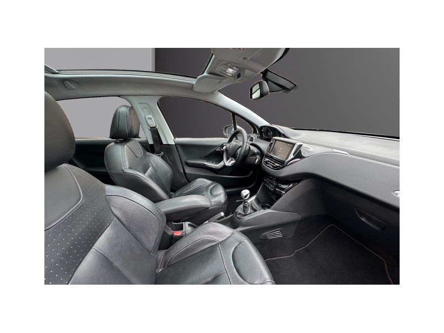 PEUGEOT d'occasion 208 1.6 Blue HDi 120 de 2017 Compiègne (60)﻿