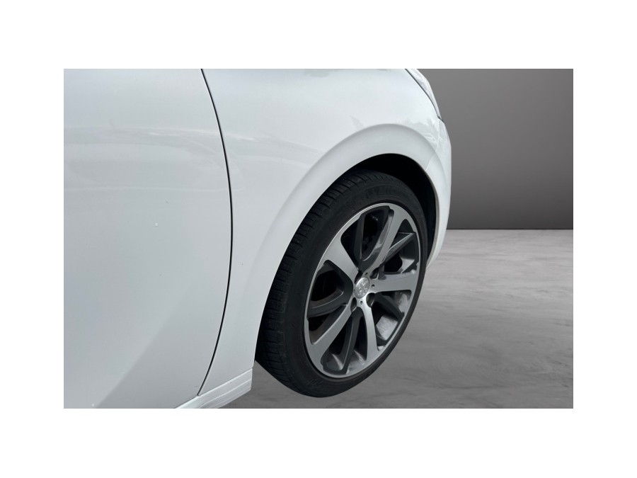 PEUGEOT d'occasion 208 1.6 Blue HDi 120 de 2017 Compiègne (60)﻿