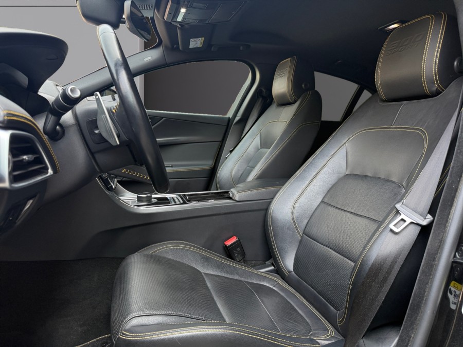 JAGUAR d'occasion XE 2.0T 300ch R-Sport AWD BVA8 de 2019 Pertuis (84)﻿