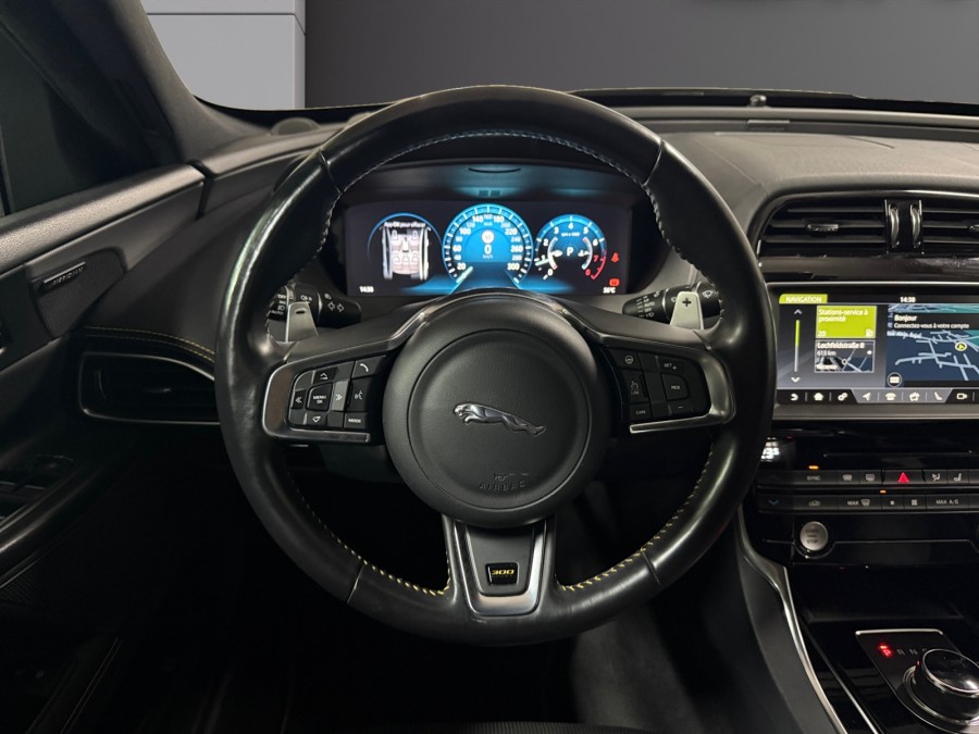 JAGUAR d'occasion XE 2.0T 300ch R-Sport AWD BVA8 de 2019 Pertuis (84)﻿