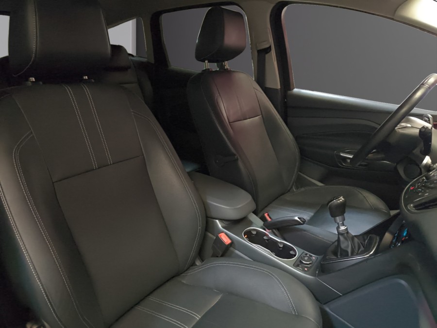 FORD d'occasion C-MAX 1600 TDCI 115 TITANIUM X de 2013 St Jean du