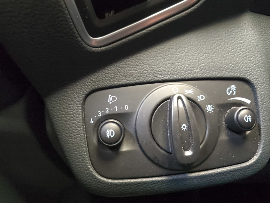 FORD d'occasion C-MAX 1600 TDCI 115 TITANIUM X de 2013 St Jean du