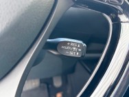 TOYOTA d'occasion C-HR 122H DISTINCTIVE de 2017 Nîmes (30)﻿