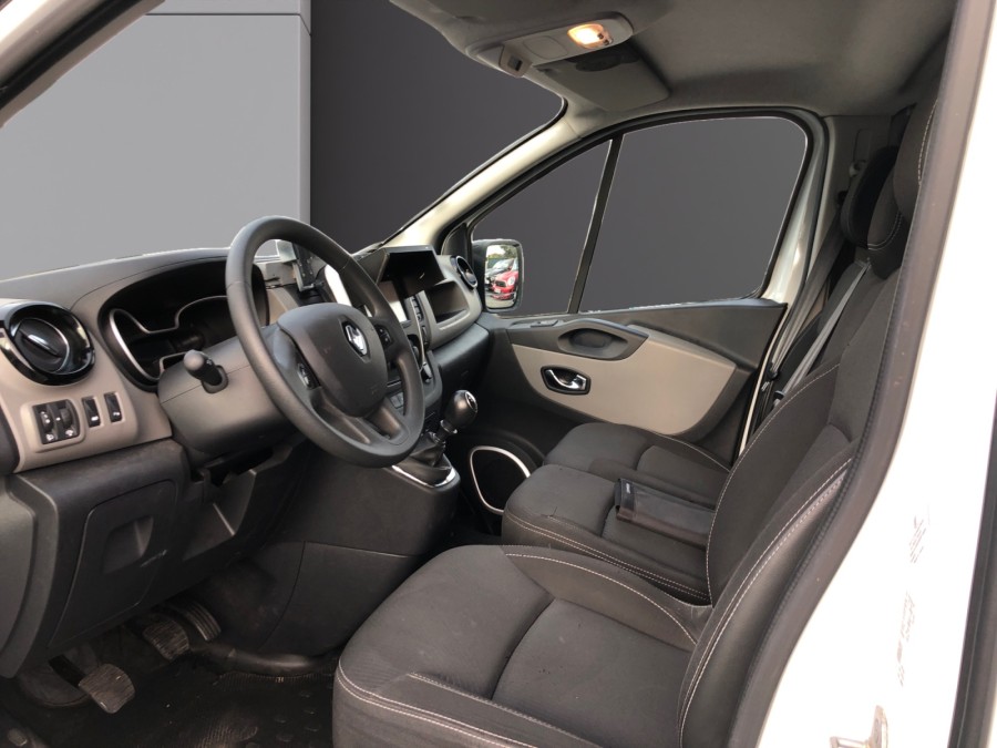 RENAULT d'occasion TRAFIC L1H1 1.6 DCI 115 GRAND CONFORT de 2015