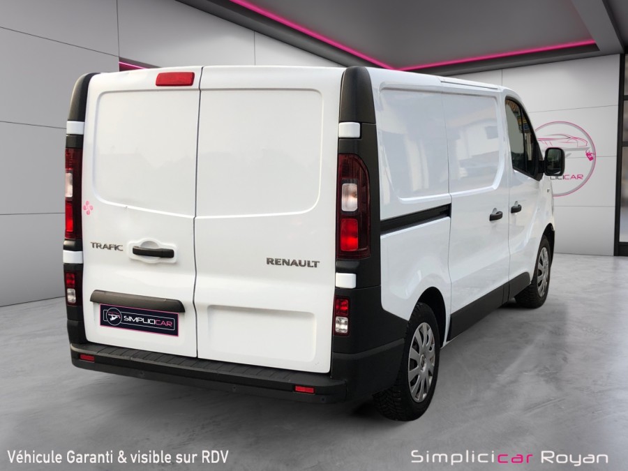 RENAULT d'occasion TRAFIC L1H1 1.6 DCI 115 GRAND CONFORT de 2015