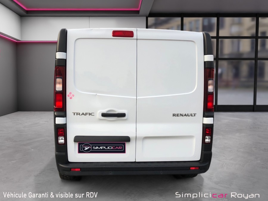 RENAULT d'occasion TRAFIC L1H1 1.6 DCI 115 GRAND CONFORT de 2015