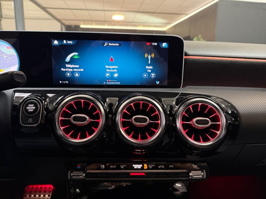 MERCEDES d'occasion CLASSE A CLASSE A BERLINE 200 AMG LINE de 2019