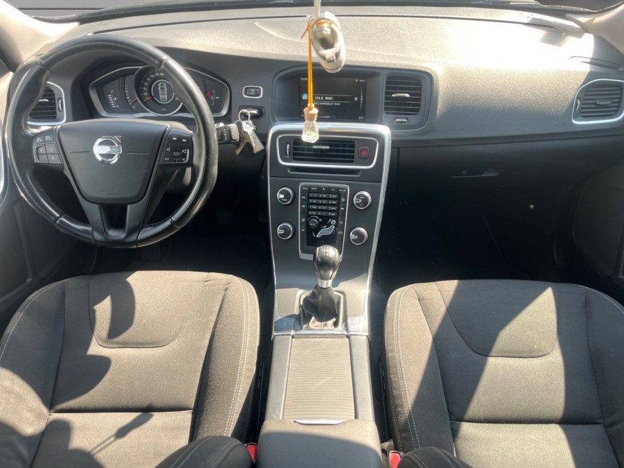 VOLVO d'occasion S60 1.6 DRIVE 115 STOP AND START KINETIC de 2014
