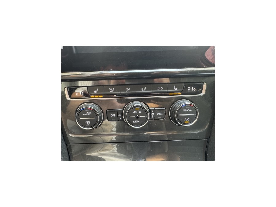 VOLKSWAGEN d'occasion GOLF VII 1.4 TSI CARAT 150 de 2017 Paris 15