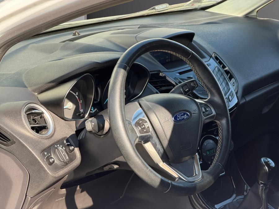 FORD d'occasion FIESTA 1.0 ECOBOOST 125 TITANIUM de 2017 Orleans (45)﻿