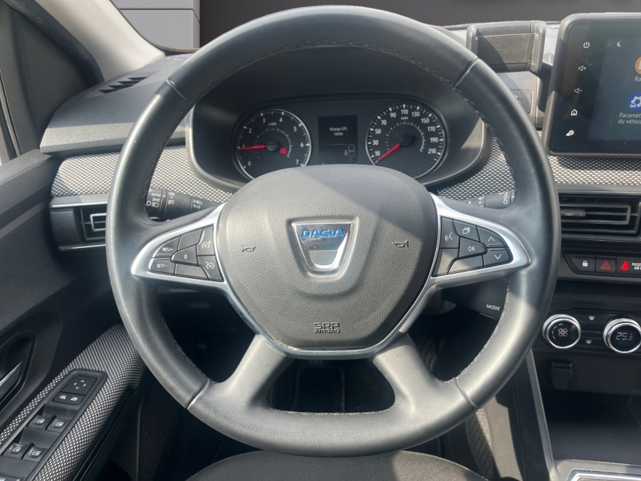 DACIA d'occasion JOGGER 1 ECO G 100 ESSENTIEL de 2022 Salon de