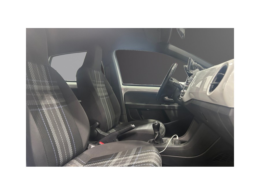 VOLKSWAGEN d'occasion UP! AAABCHYAFM5FM5CF0097MMVR0N1SVW61 de 2016