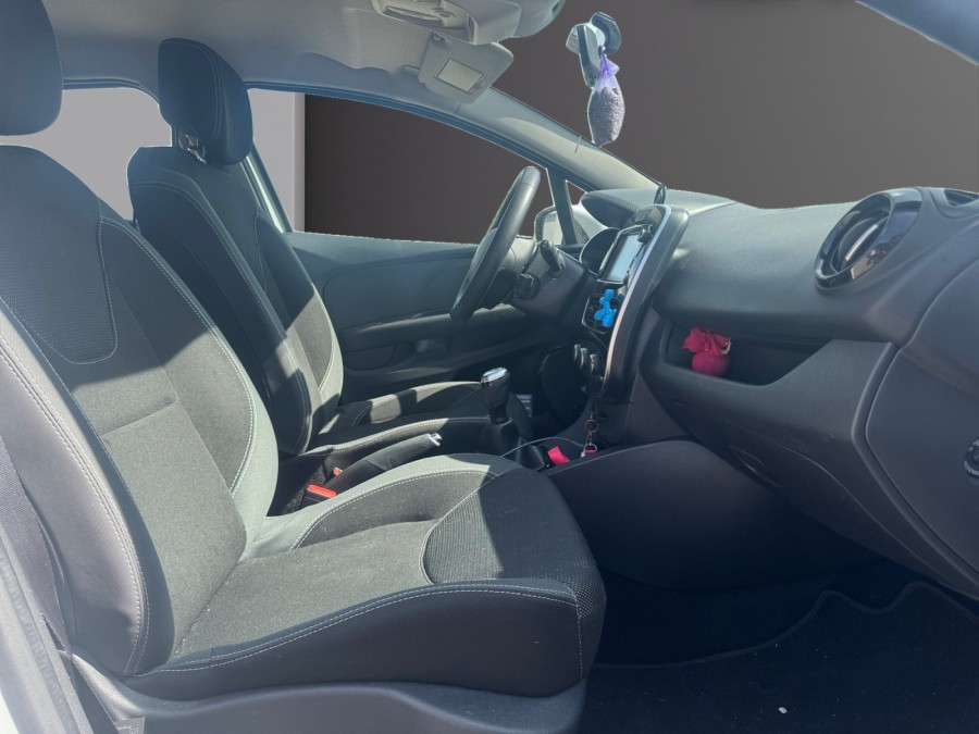 RENAULT d'occasion CLIO 1.5 dCi 90ch energy Intens 5p de 2017 Beaune