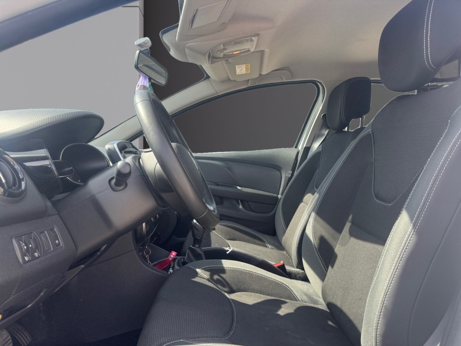 RENAULT d'occasion CLIO 1.5 dCi 90ch energy Intens 5p de 2017 Beaune