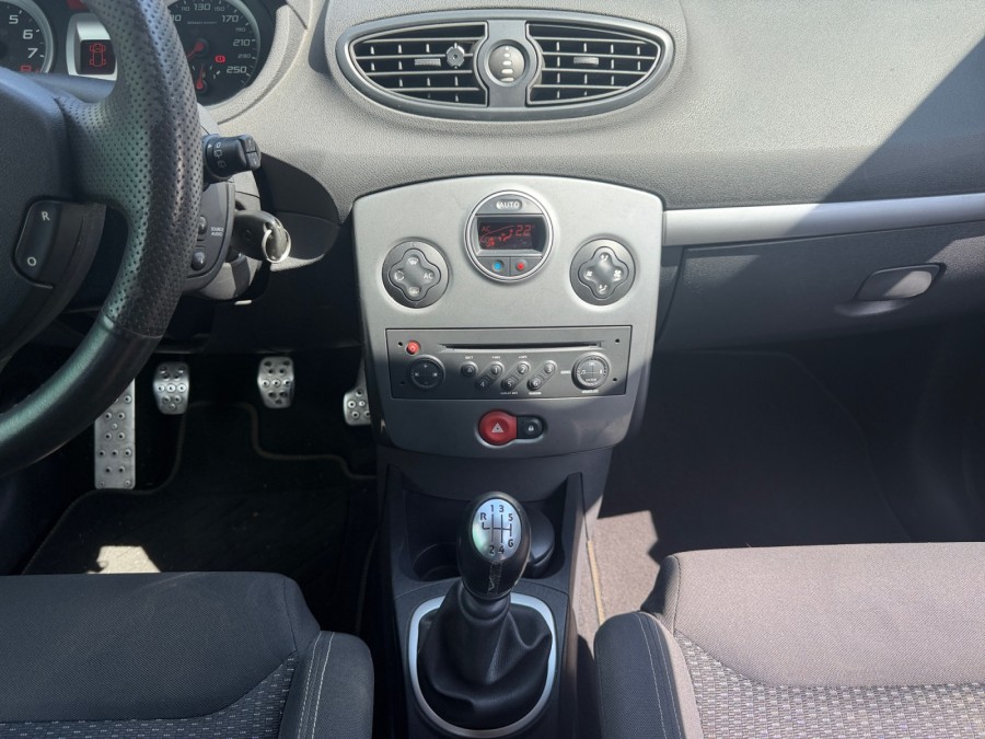 RENAULT d'occasion CLIO III Renault Clio 3 RS R27 F1 TEAM de 2007
