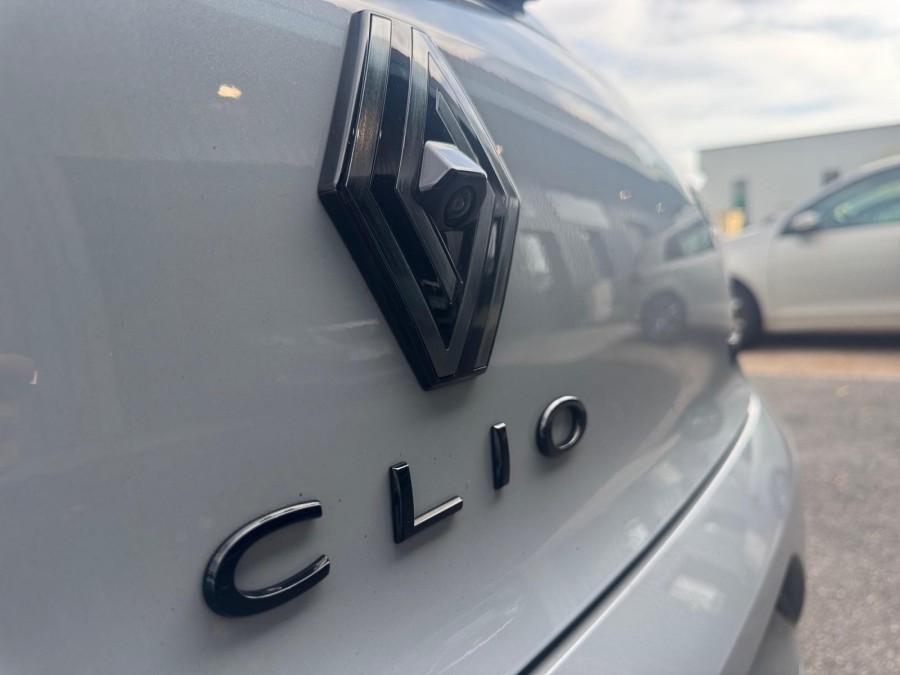 RENAULT d'occasion CLIO V 1.6 E TECH 145 EQUILIBRE AUTO de 2024 Nord