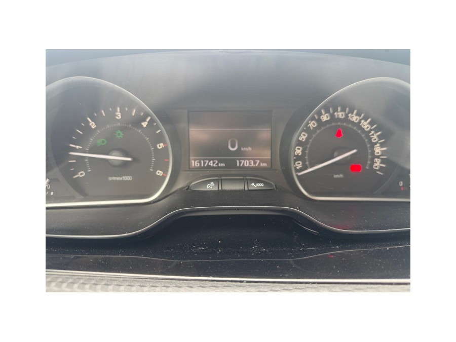 PEUGEOT d'occasion 208 1.6 BlueHDi 100 de 2017 Compiègne (60)﻿