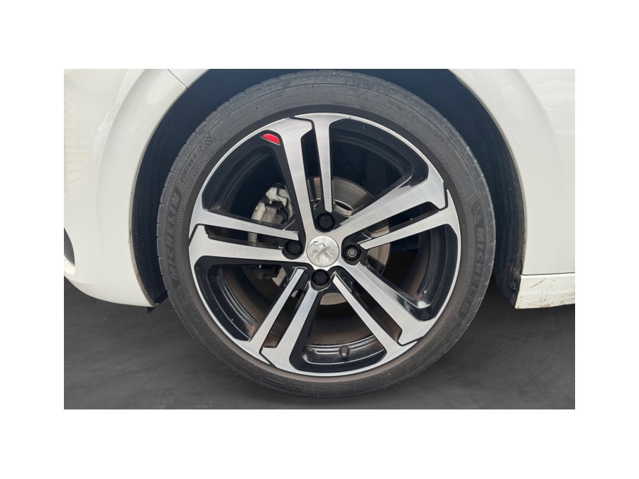 PEUGEOT d'occasion 208 1.6 BlueHDi 100 de 2017 Compiègne (60)﻿